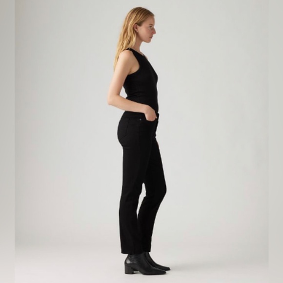 Levi’s Womens Soft Black Classic Straight Jeans - Picture 5 of 11